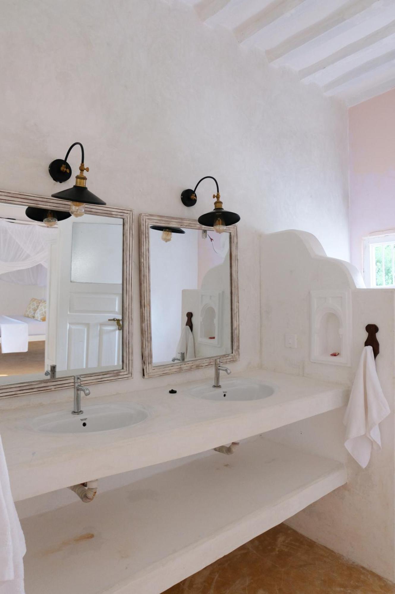 Shela Bahari Bed & Breakfast Bagian luar foto